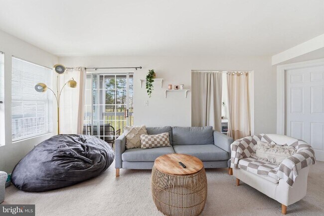 Foto del edificio - 8103 Lacy Dr