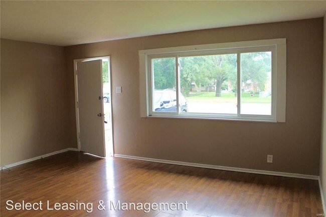 Building Photo - 10736 Tropic Dr
