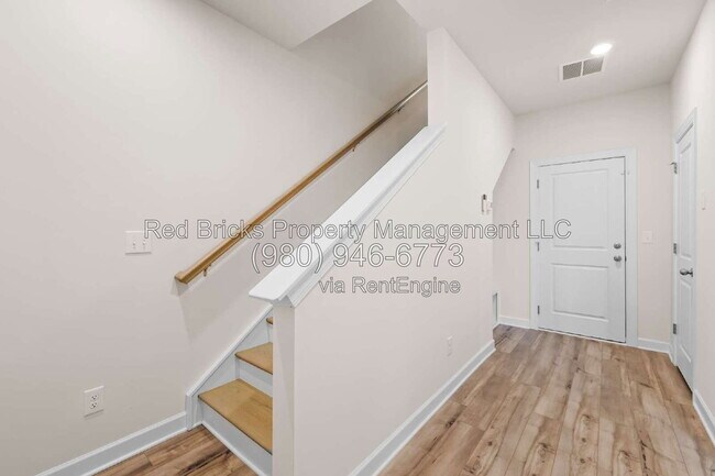 Building Photo - 7211 Bryce Ave