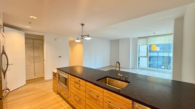 Foto del edificio - 2BR 2BA @ The BLU in SOMA/South Beach -AMSI
