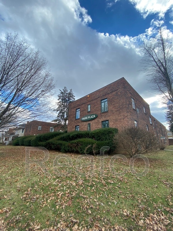 Primary Photo - 1505 Franklin Park S