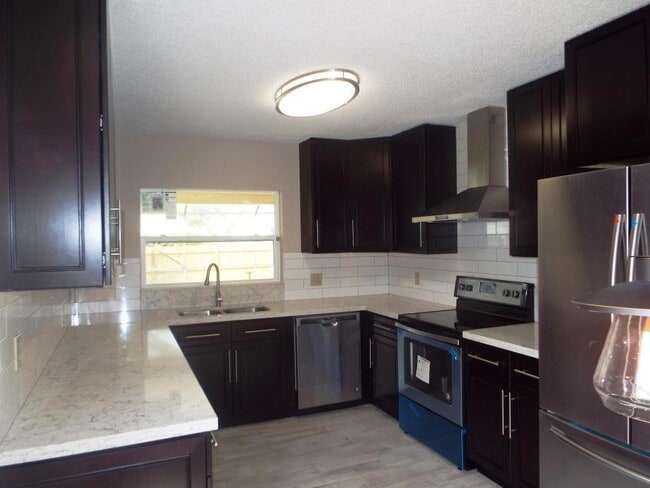 Building Photo - 1268 Pinetta Cir