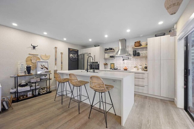 Building Photo - 1605 S US Hwy 1