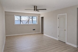 Building Photo - 5315 Bayway Dr