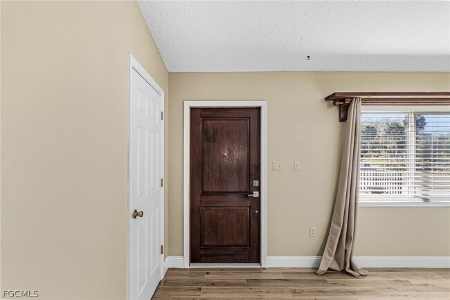 Building Photo - 985 Quail Run