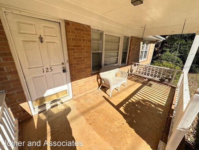 Building Photo - 3 br, 1.5 bath House - 125 Lakeshore Dr