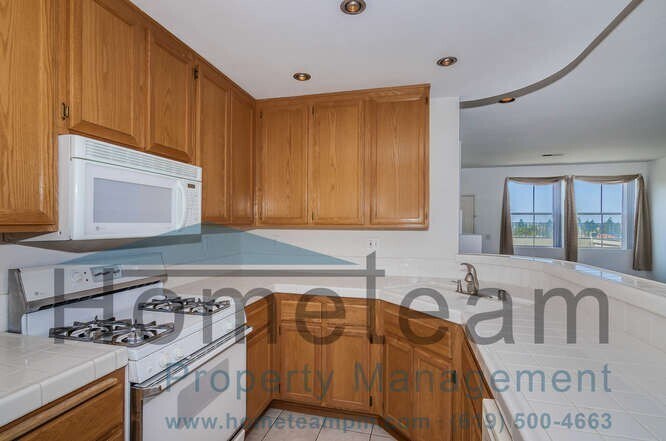 Foto principal - 2BR / 2.5 BA 1314 SQFT TOWNHOME RANCHO DEL REY/ CHULA VISTA