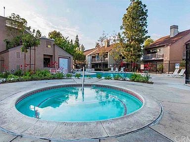 Foto del edificio - Lakeside HOA Condo