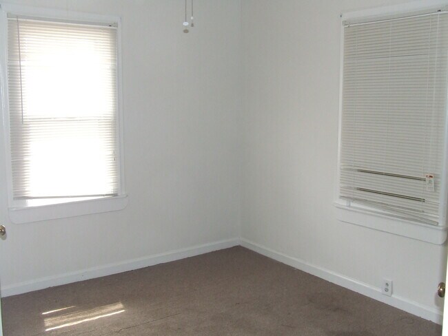 Foto del edificio - 2 BR Home walk to NHHS