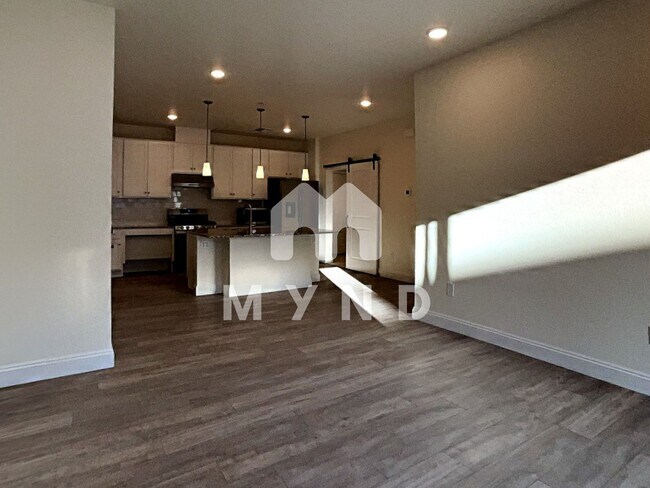Building Photo - 16841 Askins Loop Unit 105