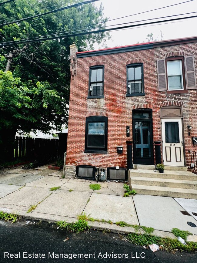 Building Photo - 3 br, 1 bath House - 1313 Holland St.