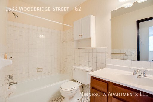 Building Photo - Beautiful Apartment near Larpenteur & Rice