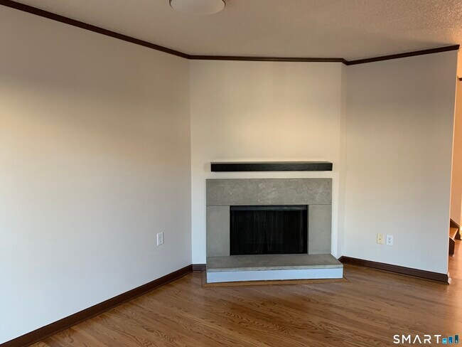 Foto del edificio - 434 Thoreau Rd