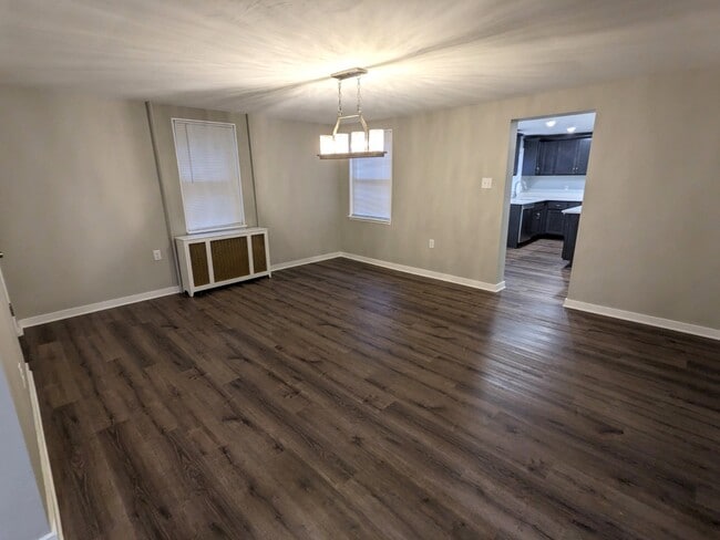 Dining room - 5012 Dearborn St