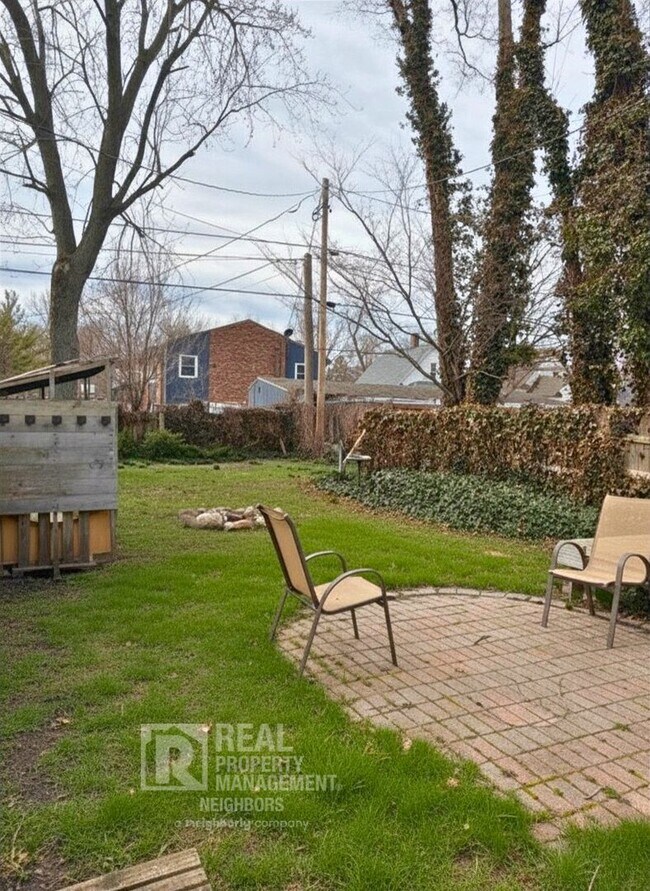 Foto del edificio - Welcome to Spacious 4 Bedroom, 1 Bathroom Holland Home