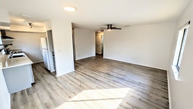 Foto del edificio - Annual fully remodeled unfurnished spacious 3/2 duplex in Bradenton.