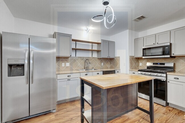 Foto del edificio - 4622 Credo Lane