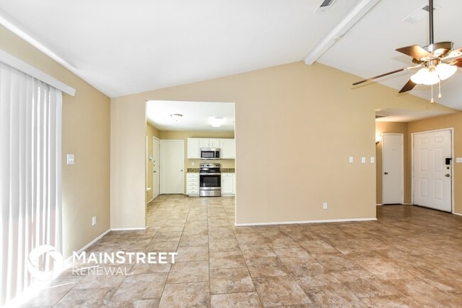 Building Photo - 1724 Panola Dr