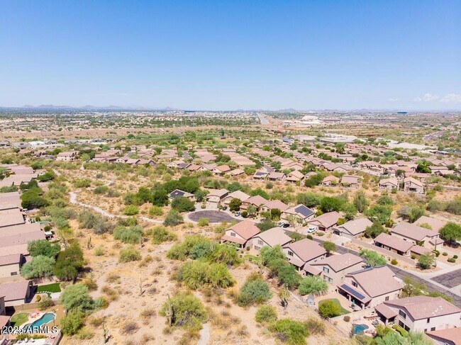 Building Photo - 10423 E Hillery Dr