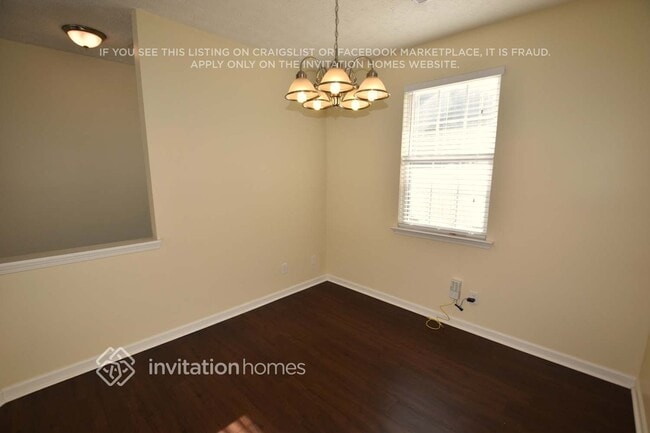 Building Photo - 202 W Oaks Pl