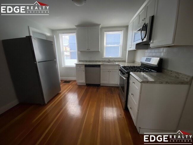 Photo - 49 Montfern Ave Apartment