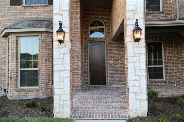 Building Photo - 14852 Lucerne Dr