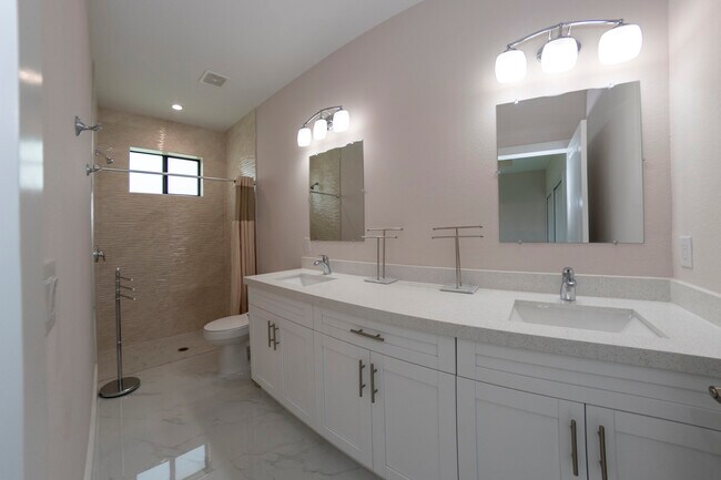 Foto del edificio - 122 SE 12th Ter