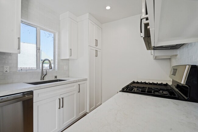 Cocina - 920 Marine St