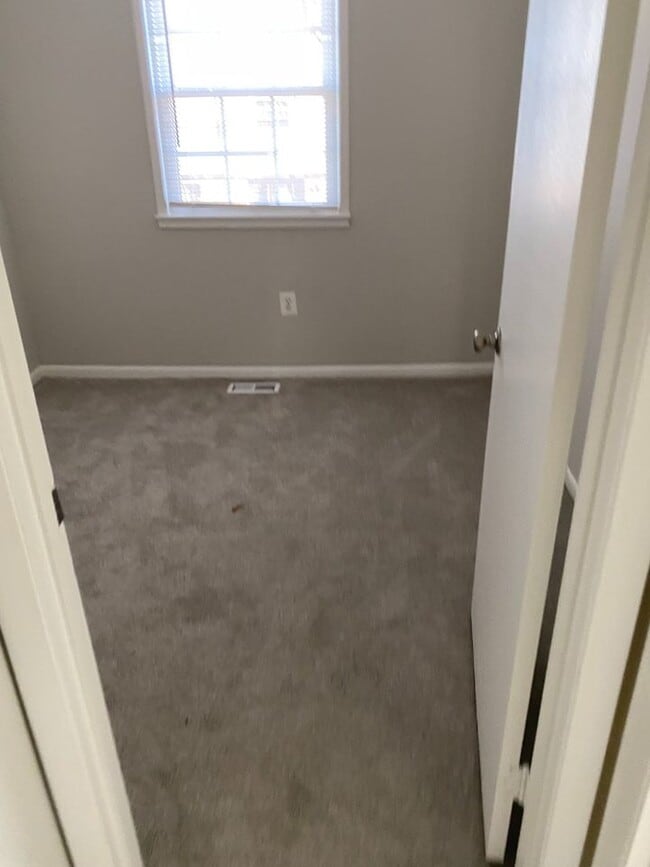 Building Photo - 3033 Sigel Ct