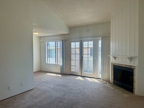 Building Photo - 5655 Riley St