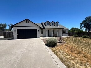 Building Photo - 5594 Little Grand Canyon Dr