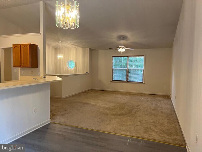 Building Photo - 38601 Ted Dr