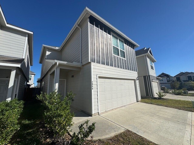 Building Photo - 3906 Deledda Dr