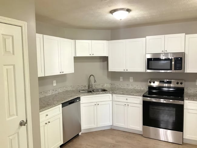 Foto del edificio - 2218 Sandspring Dr SW