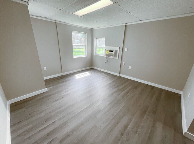 Building Photo - 1544 E Kearney St