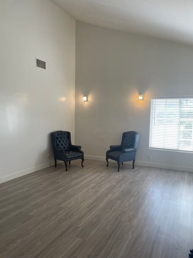 Foto del edificio - 15651 Rayen St