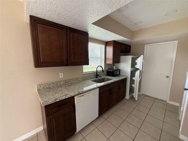 Foto del edificio - 133 Alderwood Dr