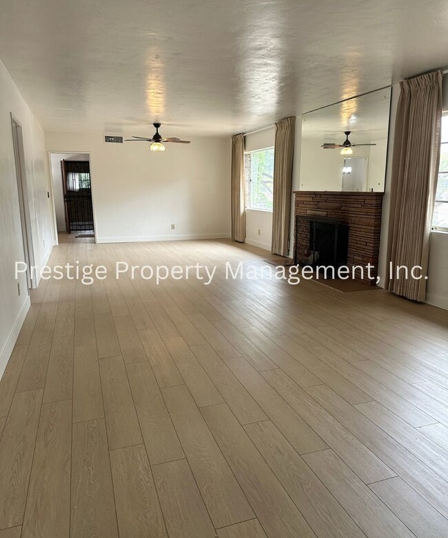 Foto del edificio - Spacious Central  3/2 Home w/ Split Floor ...