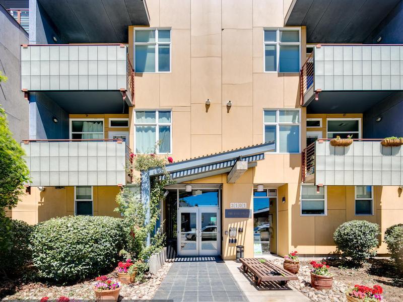 Foto principal - 3101 Blake St