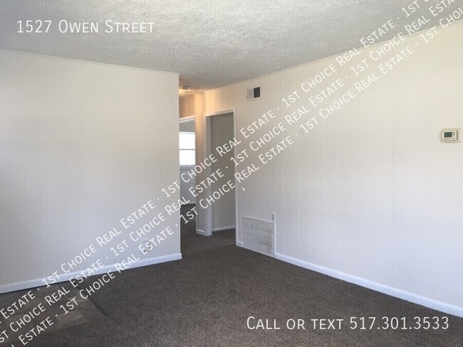 Building Photo - 1527 Owen St