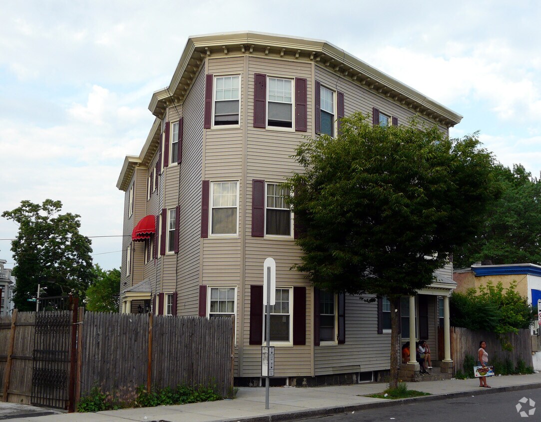 Building Photo - 390 Geneva Ave