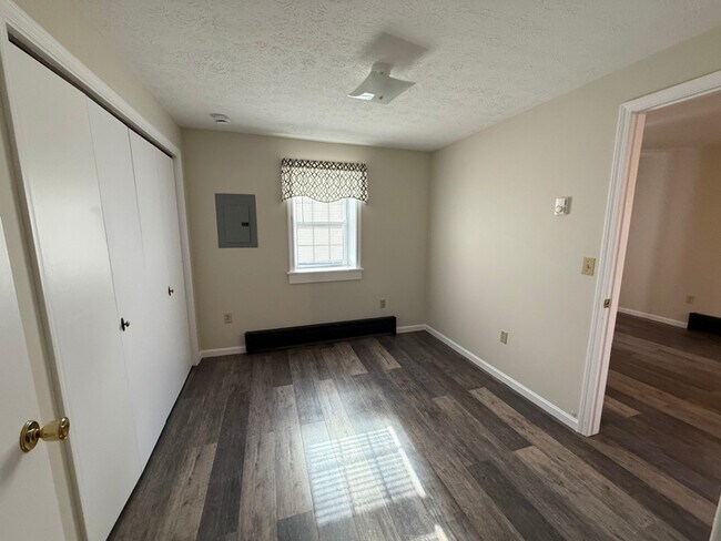 Building Photo - 4230 Harmont Ave NE