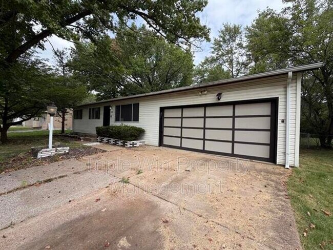 Building Photo - 1439 Widefields Ln