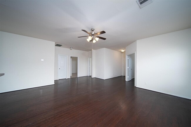 Building Photo - 26 Palmdale Ln