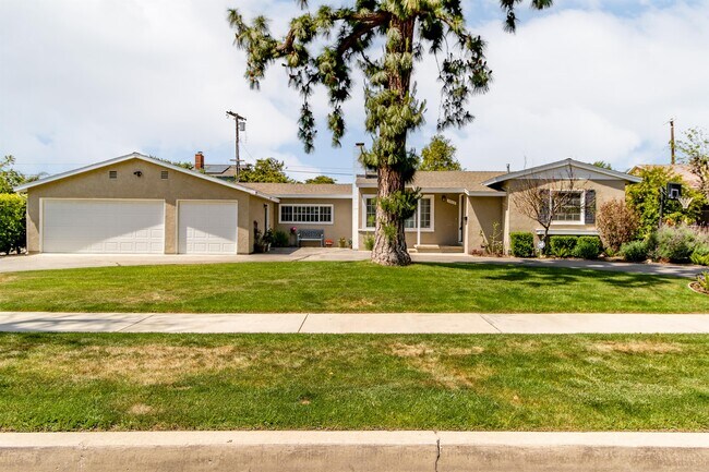 Building Photo - 5863 Radford Ave