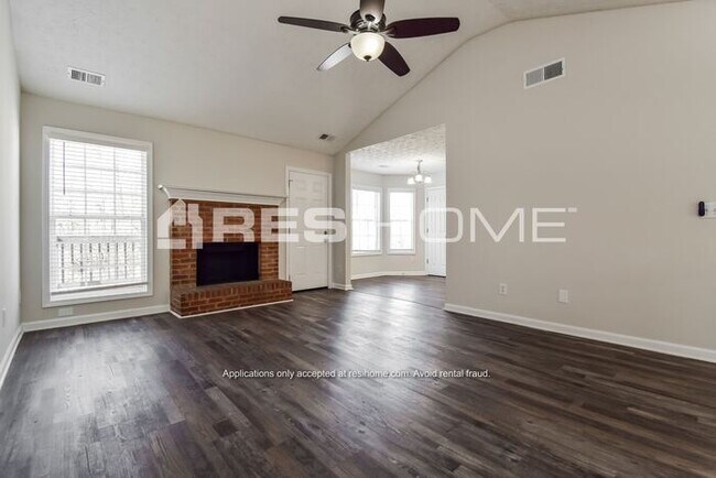 Foto del edificio - 1276 Melrose Forest Lane