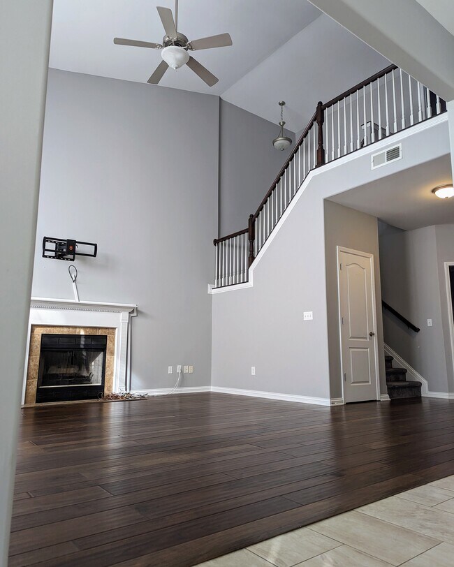 Foto del edificio - 608 Skyview Ln