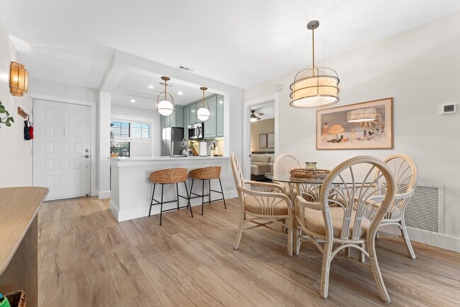 Building Photo - 6287 Bahia del Mar Cir