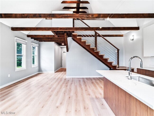 Foto del edificio - 2401 Scranton Rd