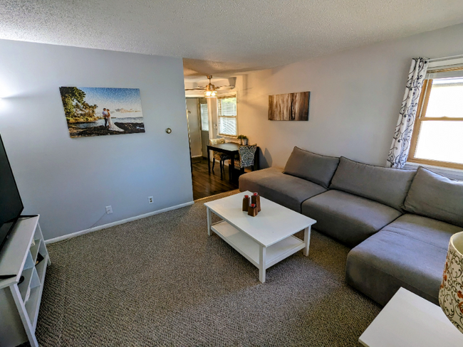 Building Photo - 3836 Snelling Ave